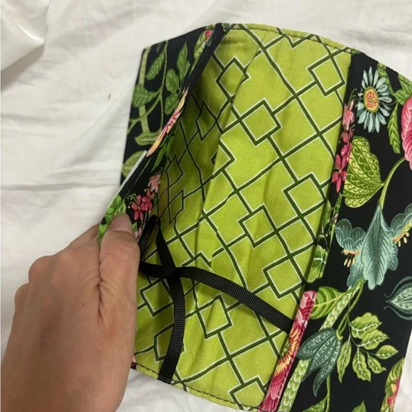 Floral Quilted Black Wallet - Picture 4 of 5